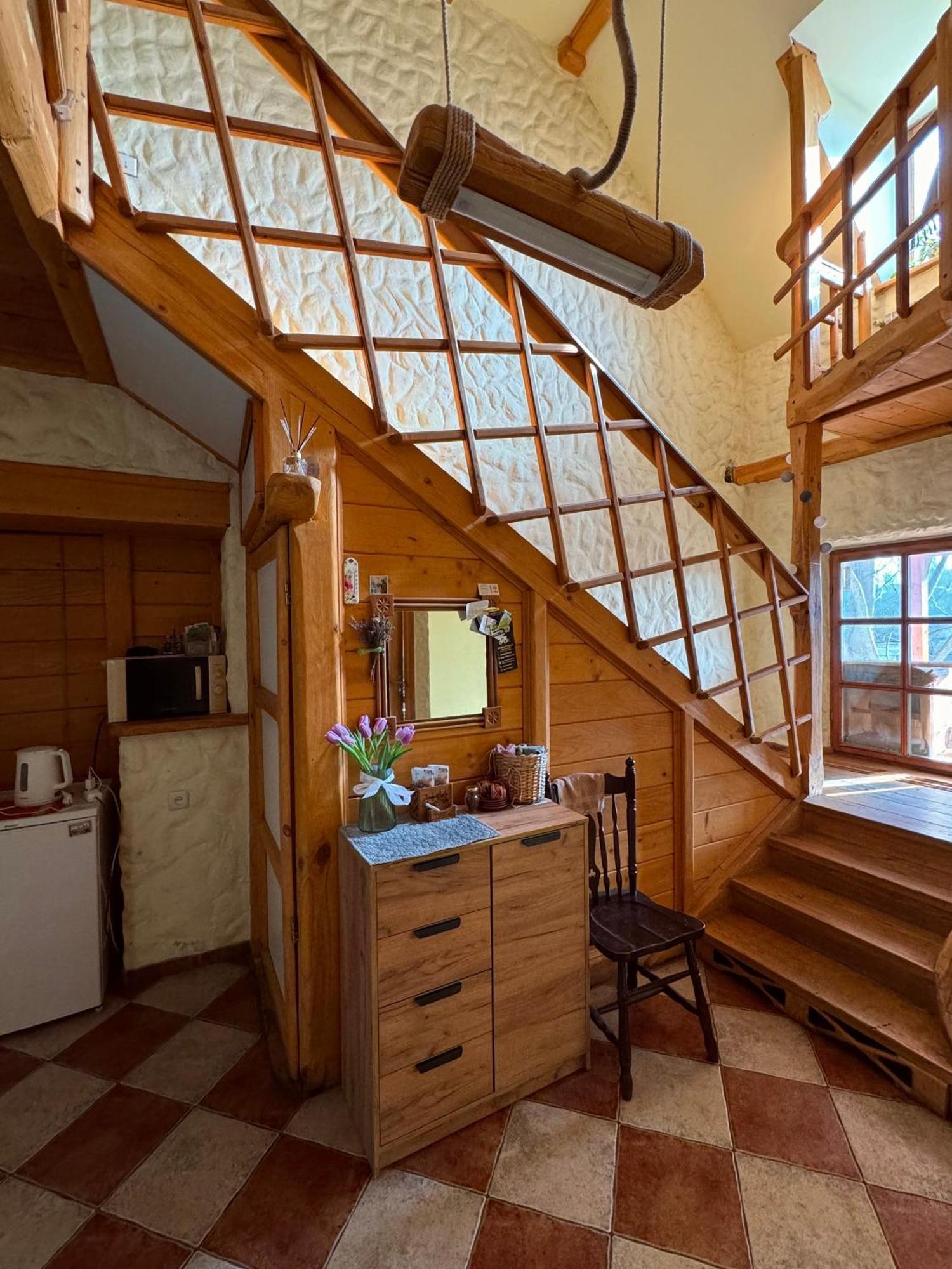 Tisnyi 7 Guest House Kamianets-Podilskyi Exterior photo